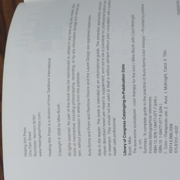 The Aura-Soma Sourcebook Color Therapy for the soul by Mike Booth 2006 - Picture 3 of 6